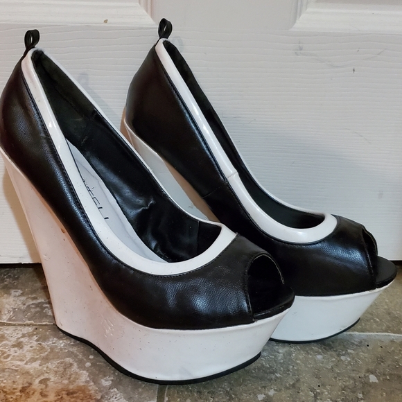 Wedges - Picture 1 of 4